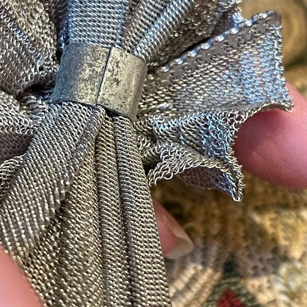Silver Tone Vintage Metallic Flower Bracelet - Picture 11 of 15